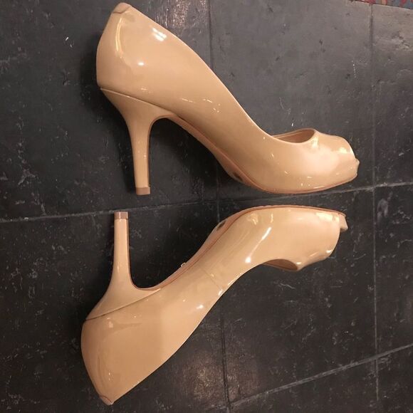 Vince Camuto Kiley Patent Leather Peep-Toe Heels 7 - Picture 6 of 9